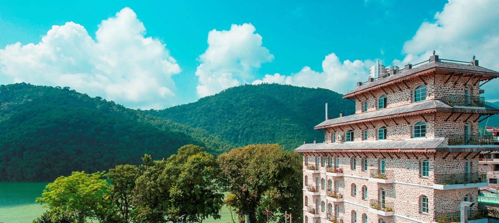 Glacier Hotel & Spa Pokhara Eksteriør bilde